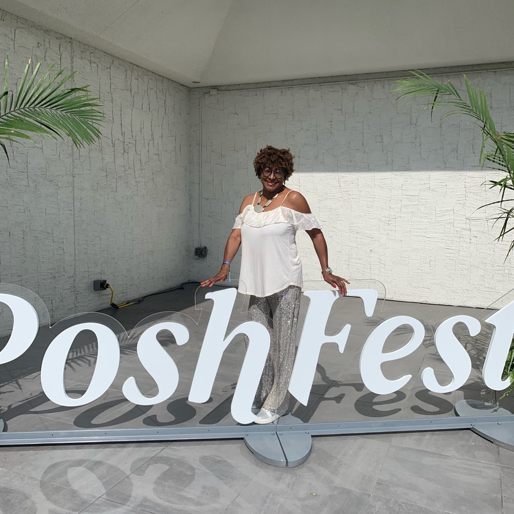 $25 Poshmark Gift Card Giveaway - Picture 11 of 12